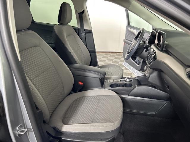 Photo of 2021 Iconic Silver Metallic Ford Escape