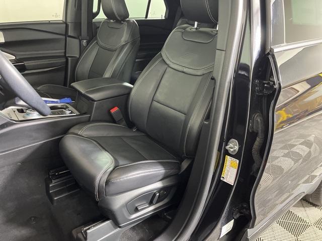 Photo of 2022 Agate Black Metallic Ford Explorer