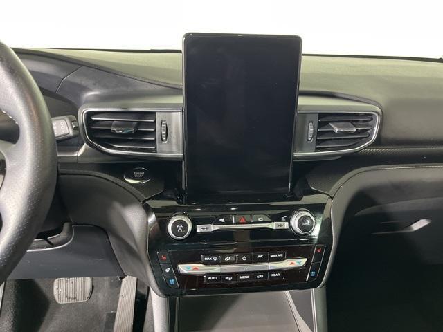 Photo of 2022 Agate Black Metallic Ford Explorer