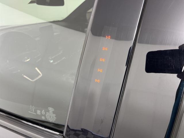 Photo of 2022 Agate Black Metallic Ford Explorer