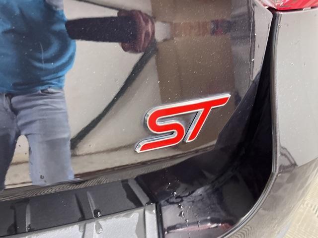 Photo of 2022 Agate Black Metallic Ford Explorer