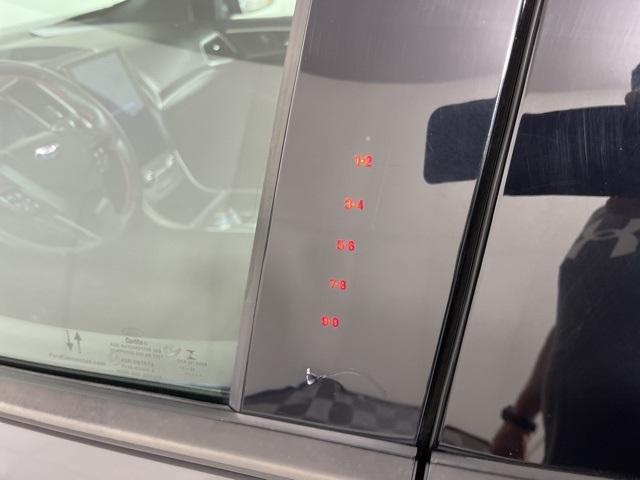 Photo of 2022 Agate Black Metallic Ford Edge