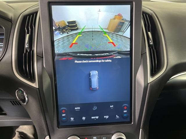 Photo of 2022 Agate Black Metallic Ford Edge