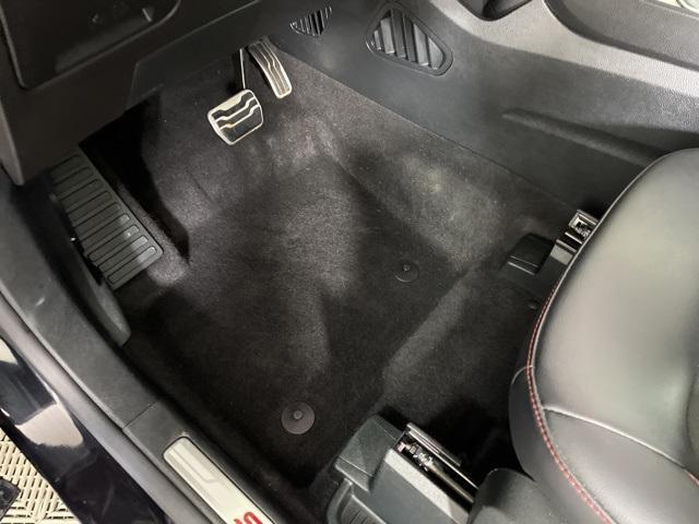 Photo of 2022 Agate Black Metallic Ford Edge