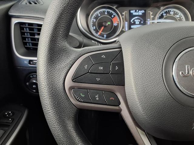 Photo of 2019 Velvet Red Pearlcoat Jeep Cherokee