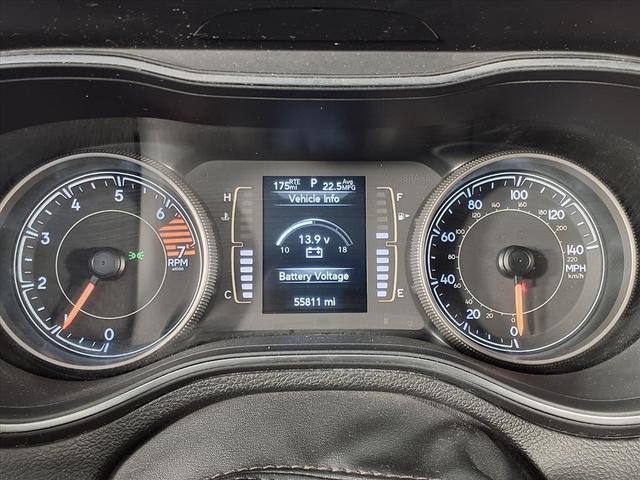 Photo of 2019 Velvet Red Pearlcoat Jeep Cherokee