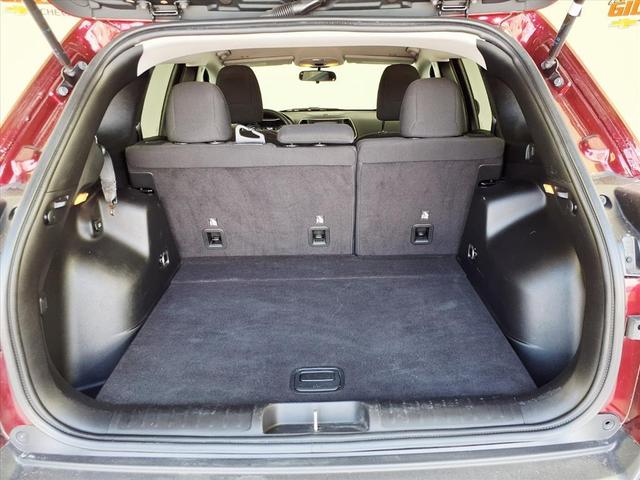 Photo of 2019 Velvet Red Pearlcoat Jeep Cherokee