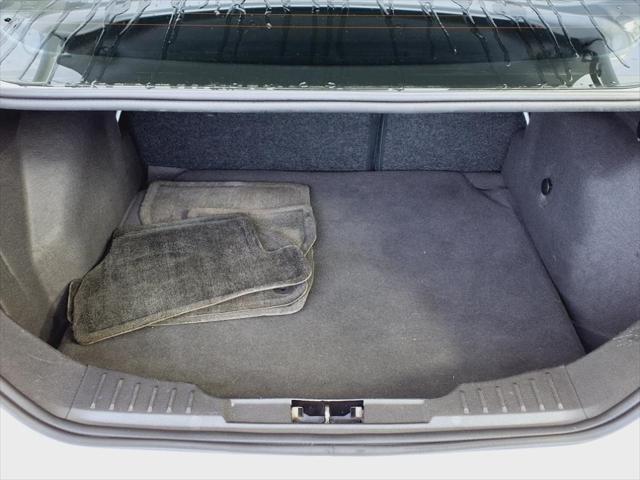 Photo of 2018 Oxford White Ford Focus