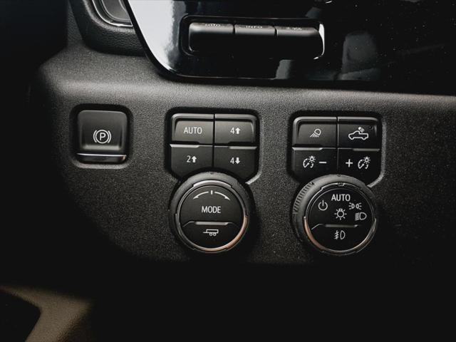 Photo of 2025 Summit White Chevrolet Silverado 1500