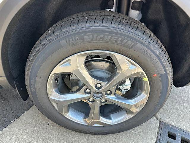 Photo of 2025 Star White Ford Escape