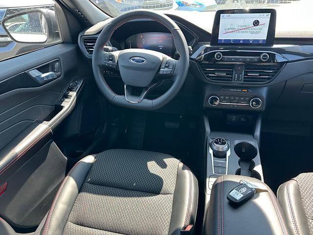 Photo of 2025 Star White Ford Escape