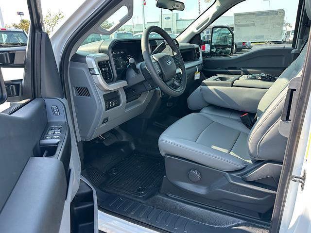 Photo of 2025 Oxford White Ford F-350