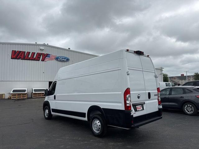 Photo of 2023 Bright White Clearcoat RAM ProMaster 3500