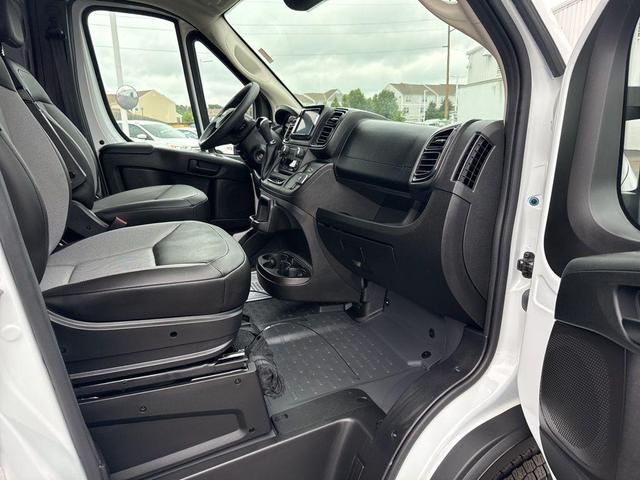 Photo of 2023 Bright White Clearcoat RAM ProMaster 3500