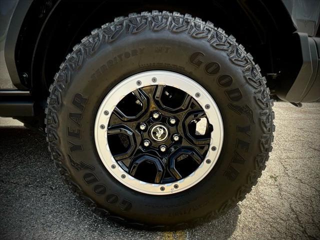 Photo of 2021 Gray Ford Bronco
