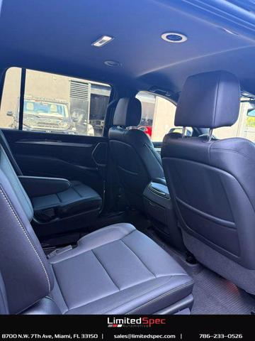 2025 Cadillac Escalade Esv