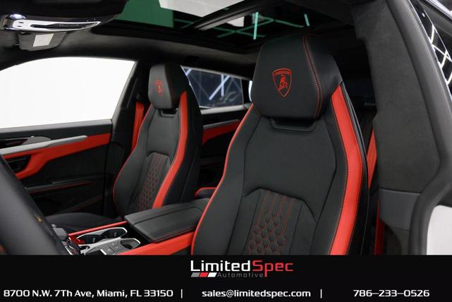 Photo of 2025 White Lamborghini Urus