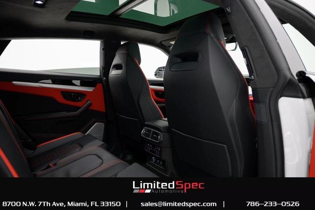Photo of 2025 White Lamborghini Urus