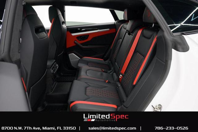 Photo of 2025 White Lamborghini Urus