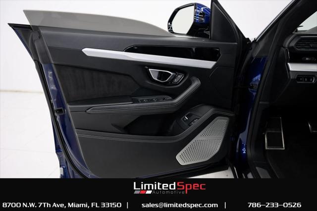 Photo of 2020 Blue Lamborghini Urus