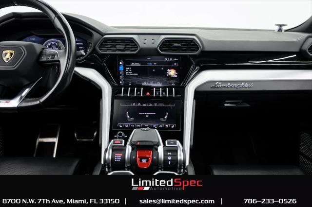 Photo of 2020 Blue Lamborghini Urus