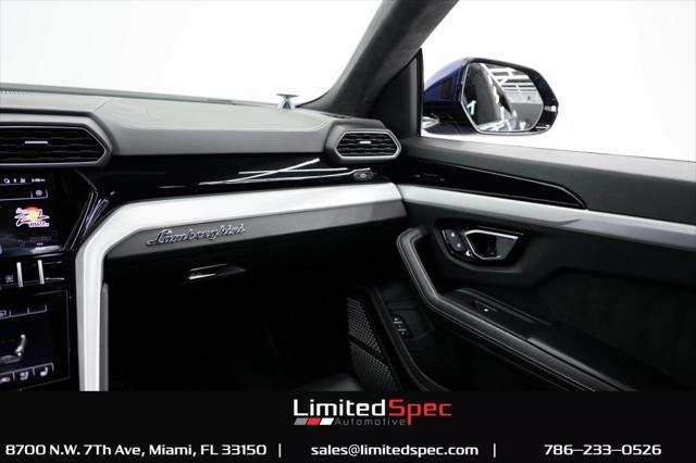 Photo of 2020 Blue Lamborghini Urus
