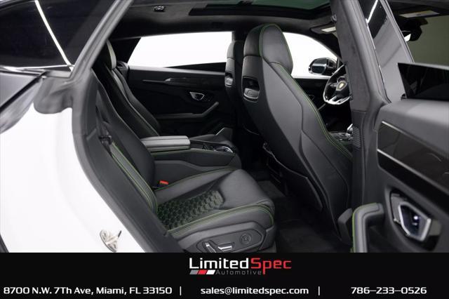 Photo of 2019 White Lamborghini Urus