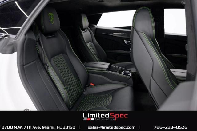 Photo of 2019 White Lamborghini Urus