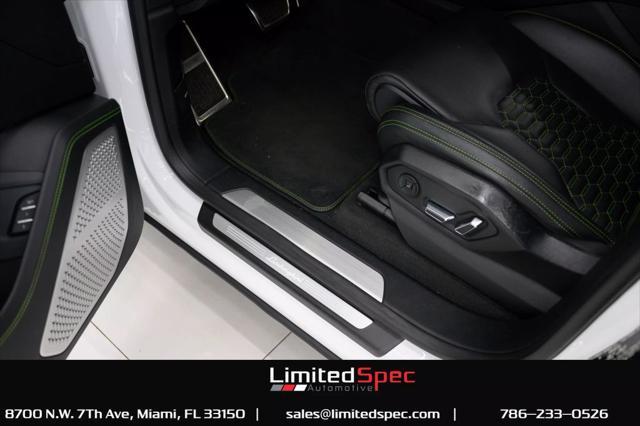 Photo of 2019 White Lamborghini Urus