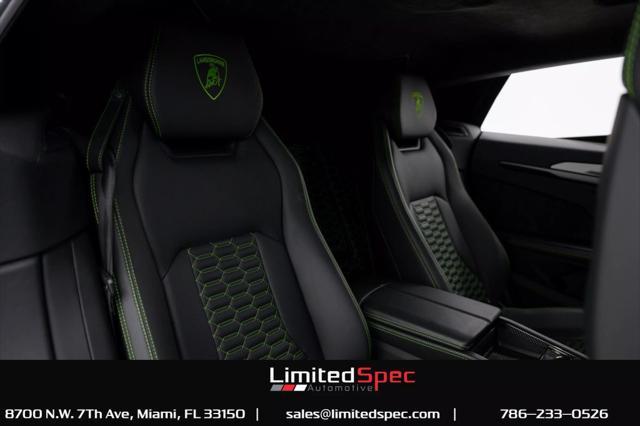 Photo of 2019 White Lamborghini Urus