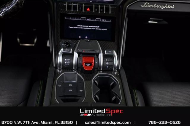 Photo of 2019 White Lamborghini Urus