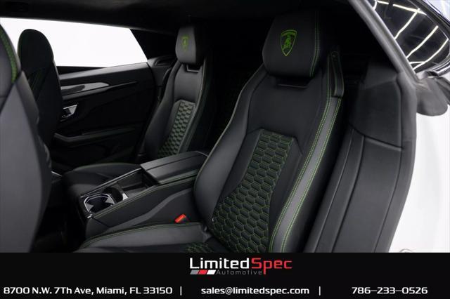 Photo of 2019 White Lamborghini Urus