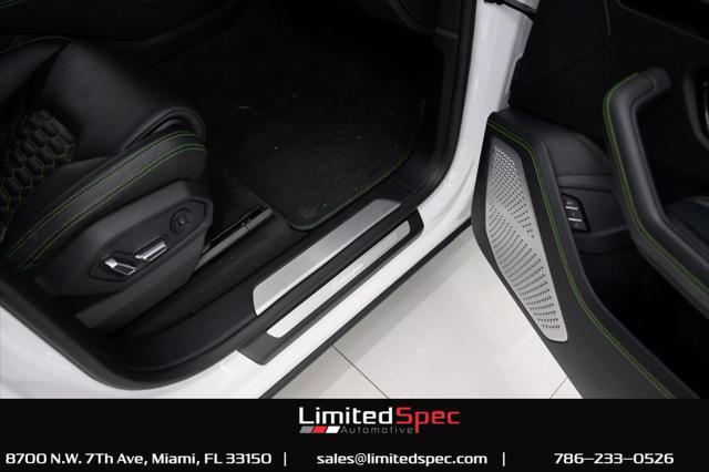 Photo of 2019 White Lamborghini Urus