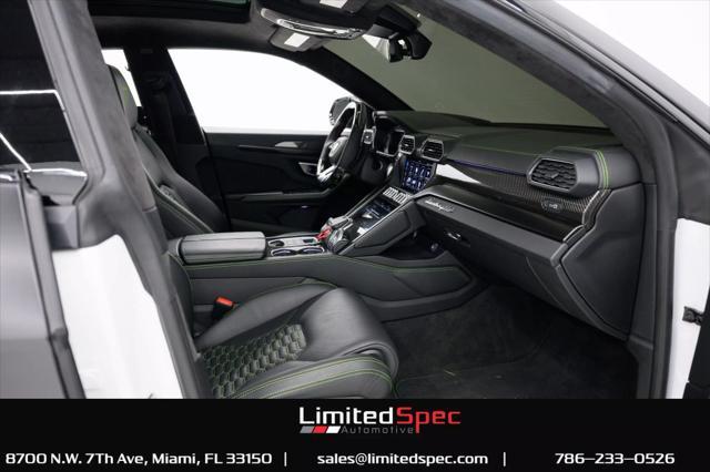 Photo of 2019 White Lamborghini Urus