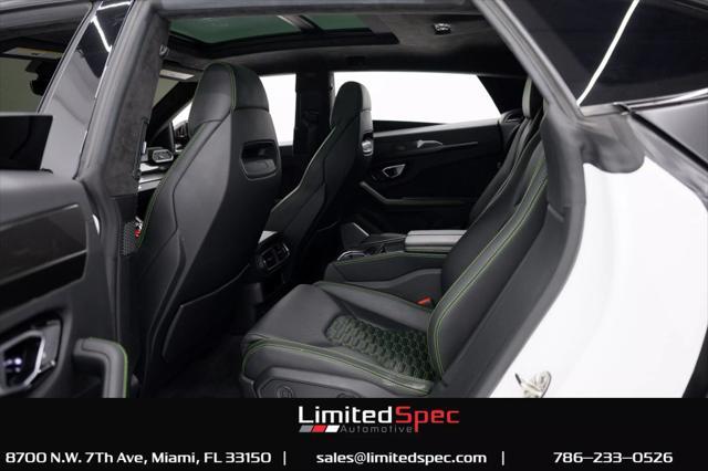 Photo of 2019 White Lamborghini Urus