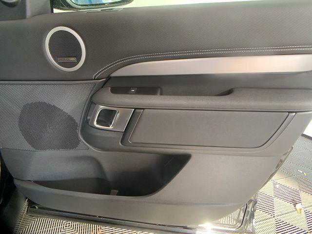 Photo of 2025 Santorini Black Land Rover Discovery