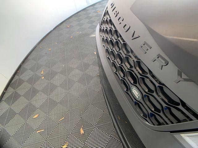 Photo of 2025 Santorini Black Land Rover Discovery