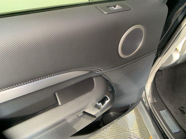 Photo of 2025 Santorini Black Land Rover Discovery