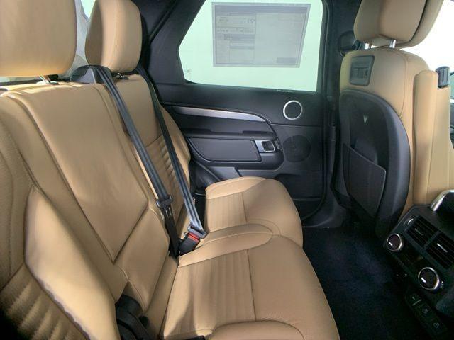 Photo of 2025 Santorini Black Land Rover Discovery