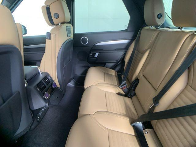 Photo of 2025 Santorini Black Land Rover Discovery