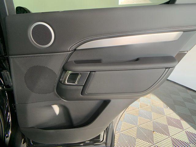 Photo of 2025 Santorini Black Land Rover Discovery
