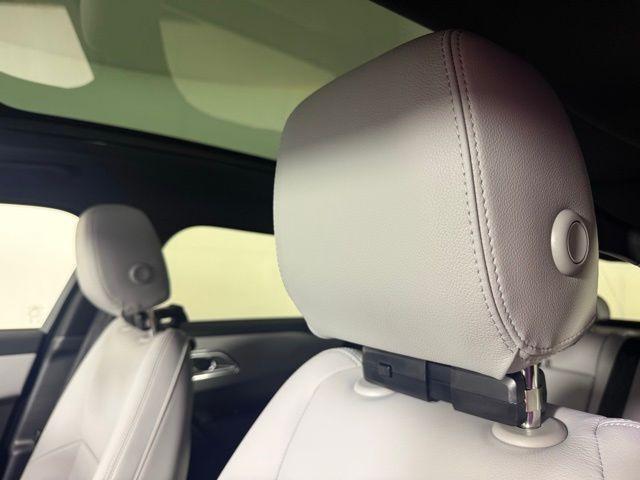 Photo of 2026 Giola Green Land Rover Range Rover Velar