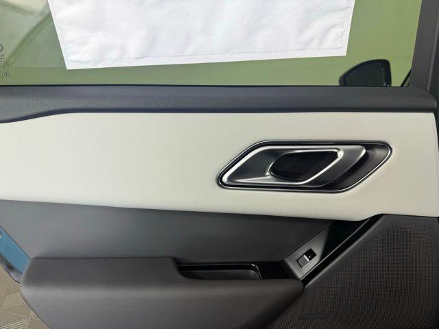 Photo of 2026 Giola Green Land Rover Range Rover Velar