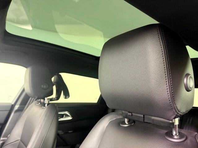 Photo of 2026 Fuji White Land Rover Range Rover Velar