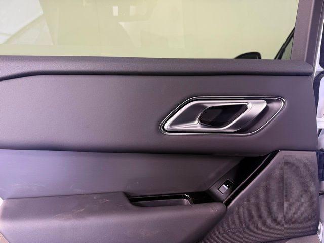 Photo of 2026 Fuji White Land Rover Range Rover Velar