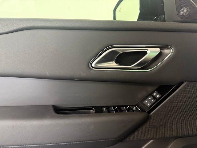 Photo of 2026 Fuji White Land Rover Range Rover Velar