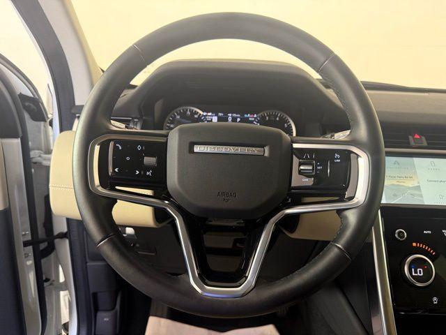 Photo of 2021 Fuji White Land Rover Discovery Sport