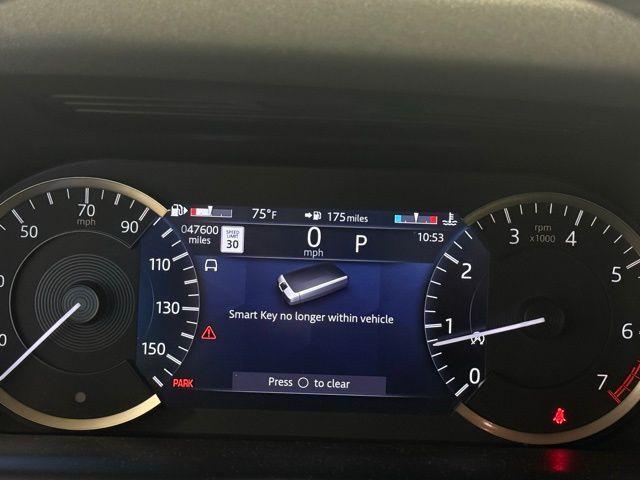 Photo of 2021 Fuji White Land Rover Discovery Sport
