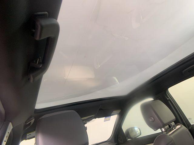 Photo of 2024 Blue Metallic Land Rover Discovery Sport