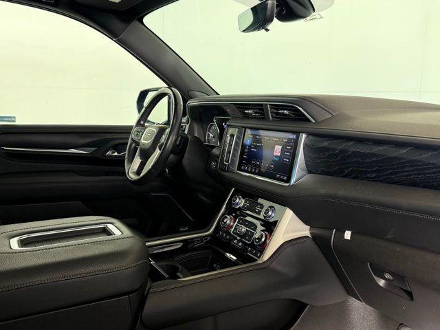 Photo of 2021 Onyx Black GMC Yukon XL